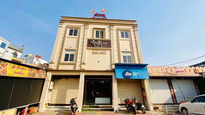 Hotel Panchavati Palace Grand Building Daytime Exterior in Omkareshwar