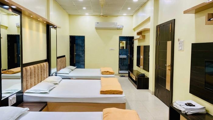 Deluxe six bed room, fifth view
